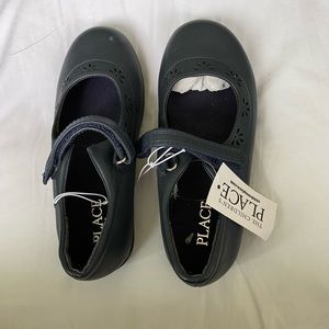 Children’s Place girl shoes sz 13 nwt